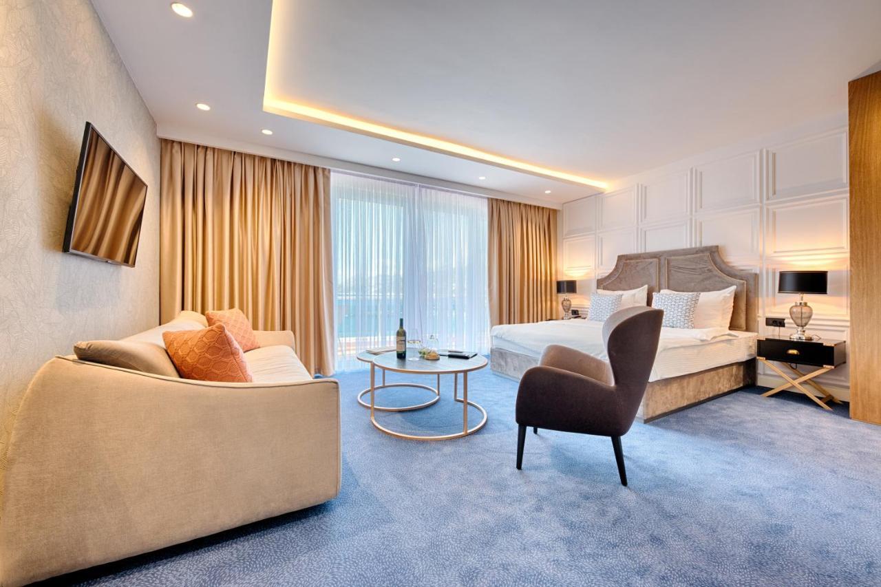 Apart Hotel Kalamper บาร์ ภายนอก รูปภาพ